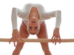 Arsch, Grosser schwanz, Blondine, Hundestellung, Flexibel, Natürlichen titten, Dürr, Jungendliche (18+)