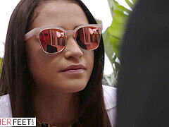 LoveHerFeet - Seductive agent Avi Love worships her client's throbbing cock
