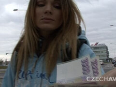 Accidente, Amateur, Rubia, Mamada, Estilo perrito, Dinero, Al aire libre, Cabello corto