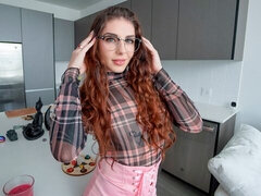 Beauté, Grosse bite, Habillées, Lunettes, Branlette thaïlandaise, Léchez, Suçant, Tatouage