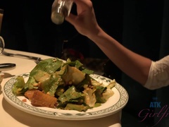 素人, 浴室, 黒人, 茶髪の, 彼女, スカート, 喫煙, 長身