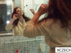 Badkamer, Rijpe lesbienne, Moeder die ik wil neuken