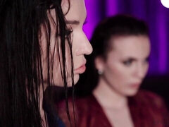 Grosser arsch, Grosser schwanz, Grosse titten, Blasen, Braunhaarige, Hundestellung, Lecken, Natürlichen titten