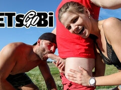 Grosser schwanz, Bisexuell, Paar, Fingern, Handjob, Hd, Im freien, Öffentlich