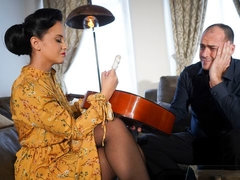 Culo grande, Tetas grandes, Mamada, Vestido, Pajear, Ama de casa, Besar, Medias largas