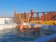 Blonde, Éjaculation interne, Pieds, Allemand, Léchez, Mature, Mère que j'aimerais baiser, Piscine