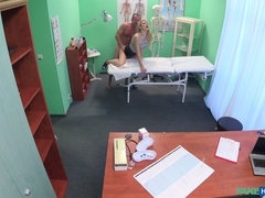 Amateur, Tir de sperme, En levrette, Doigter, Infirmière, Bureau, Chatte, Serré
