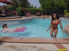 デカチン, ビキニ, ハードコア, レズビアン, プール, オマンコ