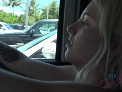 Doigter, Exhib, Petite amie, Orgasme, De plein air, Pov, Public, Voyeur