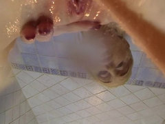 Blonde, Doigter, Masturbation, Nue  à poil, Seins naturels, Orgasme, Piercing, Douche