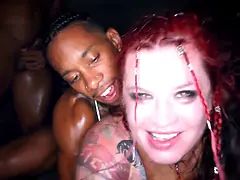 Leie, In den arsch, Gruppensex, Hd, Interrassisch, Rau, Schreiend