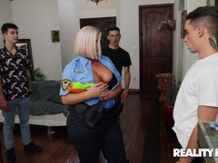 Amateur, Culo, Rubia, Lamidas, Fiesta, Policía, Coño, Realidad