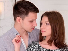 Cul, Grosse bite, Sucer une bite, Brunette brune, En levrette, Masturbation, Rasée, Nénés