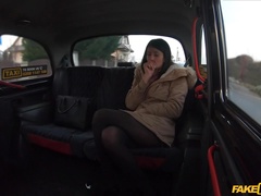 フェラチオ, ブーツ, 車, 手コキする, レズビアン, アウトドア, タトゥー, ヒモパン