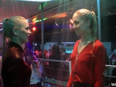 Dingue, Ivre, Groupe, Branlette thaïlandaise, Hard, Orgie, Fête, Public