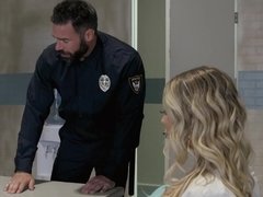 Gros seins, Blonde, Sucer une bite, Faciale, Hd, Police, Chatte, Tatouage