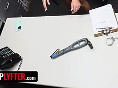 Rubia, Mamada, Corridas, Garganta profunda, Penetracion con dedos, Oficina, Esclavo, Adolescente