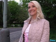 Amateur, Verga grande, Rubia, Checa, Europeo, Al aire libre, Público, Tetas