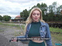 Blond, Brits, Rondborstig, Buiten, Softcore pornografie, Zuigen, String, Trein