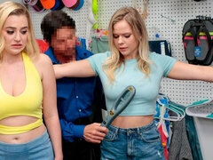 Grosser arsch, Grosse titten, Blondine, Geschnappt, Milf, Natürlichen titten, Flotter dreier, Uniform