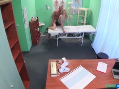 Leie, Arzt, Hundestellung, Fingern, Krankenschwester, Muschi, Uniform, Spanner