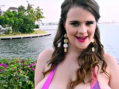Tussi, Grosse titten, Bikini, Braunhaarige, Party, Solo, Sport