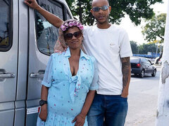 Анальный секс, Жопа, Толстушки, Автобус, Семяизвержение, Экстремальный секс, Хд, Обвисшие сиськи