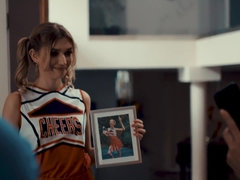 Gros seins, Blonde, Sucer une bite, Doigter, Mère que j'aimerais baiser, Adolescente, Plan cul à trois, Uniforme