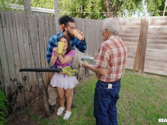 Sperma shot, Sperma in gezicht, Interraciaal, Latijnse vrouw, Klein, Kut duiken, Ruw, Tiener