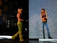 Britney Spears Showing Of Her Sexy Tight Ass On Stage