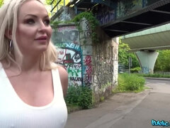 お尻, ブロンド, 巨大, 淫乱熟女, アウトドア, 公共, 現実, 馬乗り