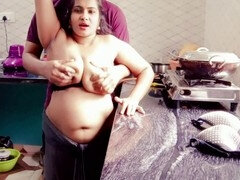 Bisexuelle, Sucer une bite, Éjaculation interne, Tir de sperme, Indienne, Cuisine, Maman