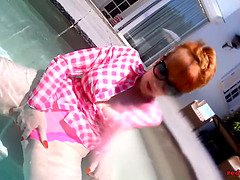 デカパイ, イギリス人, 巨乳な, 指いじり, Hd, 淫乱熟女, オマンコ, 赤毛
