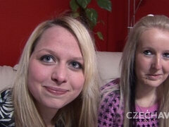 Amateur, Brunette brune, En levrette, 2 femmes 1 homme, Fête, Rasée, Maigrichonne, Plan cul à trois