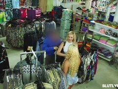 18 jahre, Grosser schwanz, Blasen, Kehlenfick, Fingern, Hardcore, Masturbation, Muschi