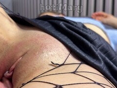 Grosse bite, Tir de sperme, Mère que j'aimerais baiser, Maman, Petite femme, Rasée, Jarretelles, Sous la jupe