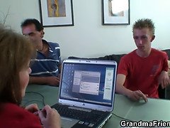 Бабушки, Группа, Ласковые ручки, Зрелые, В офисе, Реалити, Втроем