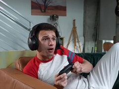 Bruinharig, Diep in de keel, Lul, Grappig, Handbeurt, Hd, Mager, Tieten likken