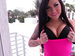 Grosse bite, Sucer une bite, Gothique, Branlette thaïlandaise, Pov, Tatouage, Adolescente