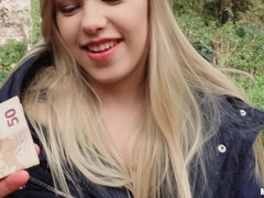 Blonde, Public