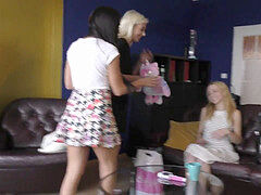 茶髪の, パンティ, パーティ, ソフトコア, ティーン, オッパイの, スカートのぞき, のぞき