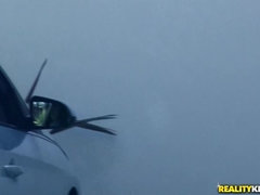 Arsch, Grosse titten, Blondine, Blasen, Auto, Piercing, Pov, Realität