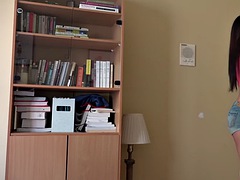 Verga grande, Mamada, Corridas, Penetracion con dedos, Sexo duro, Montar, Nalgadas, Adolescente