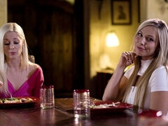 Жопа, Язык в попке, Пальцем, Поцелуи, Мастурбация, Киски, Тощие, Втроем