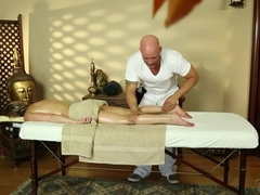 Tetas grandes, Rubia, Masaje, Aceite, Tatuaje