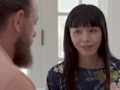 Asiatique, Grosse bite, Gros seins, Tromperie, Gorge profonde, En levrette, Interracial, Nénés