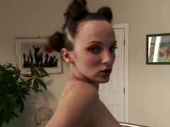 Jurk, Eten, Hd, Hakken, Masturbatie, Alleen, Tieten likken, Speelgoed