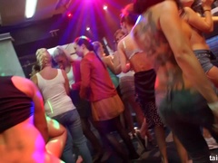 Habillées, Tir de sperme, Interracial, Orgie, Fête, Actrice du porno, Chatte, Echangistes