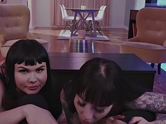 美女, デカ尻, 巨乳な, なめる, オマンコ, タトゥー, ティーン, オッパイの