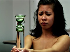 ヌード, 公共, スパンキング